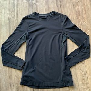 Gently used women’s Lululemon long sleeve shirt